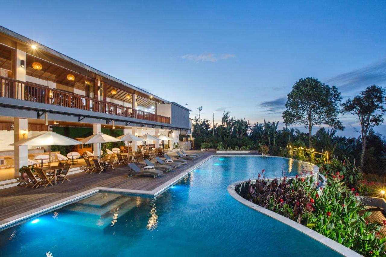 Giriwood Hotel & Villa Munduk エクステリア 写真