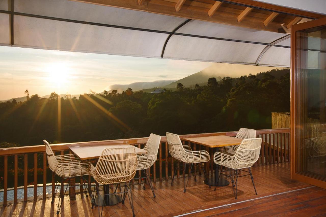 Giriwood Hotel & Villa Munduk エクステリア 写真