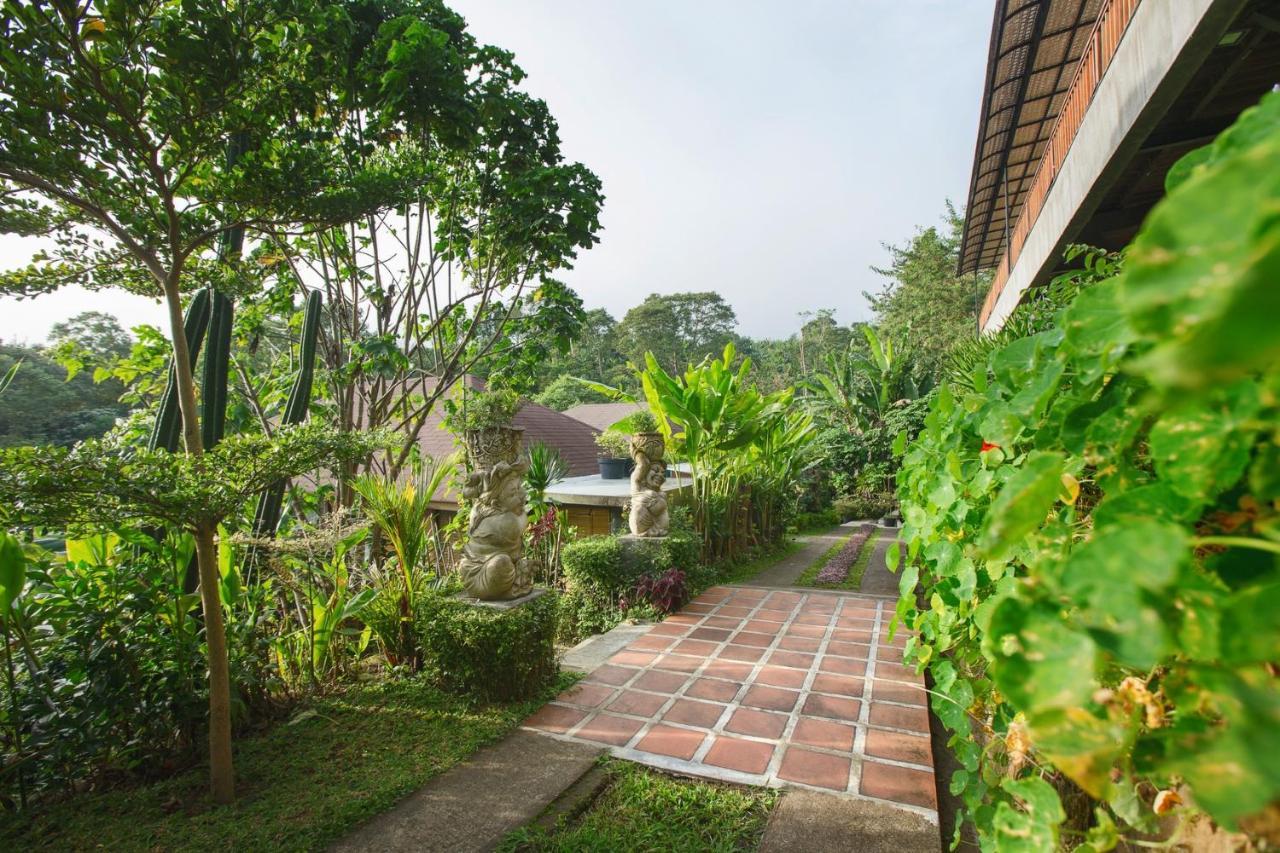 Giriwood Hotel & Villa Munduk エクステリア 写真
