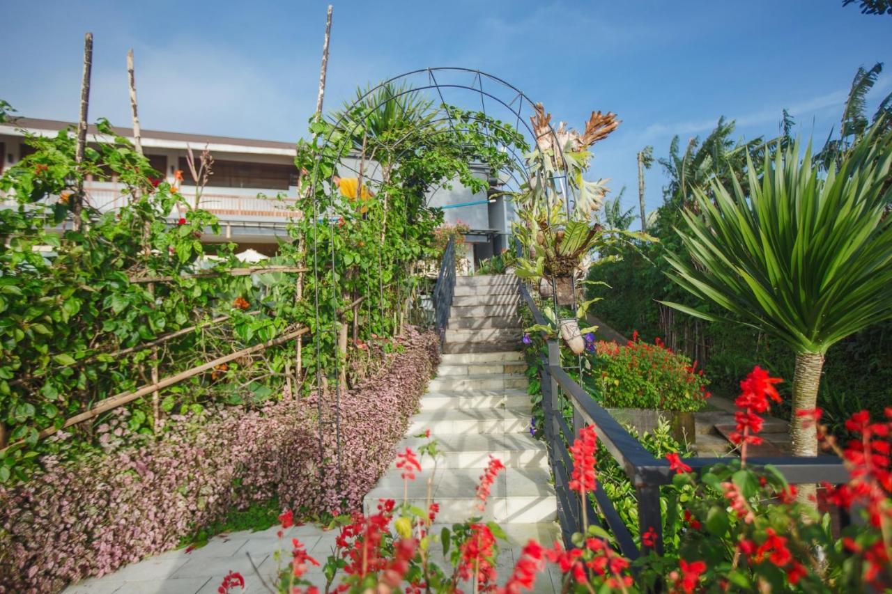 Giriwood Hotel & Villa Munduk エクステリア 写真
